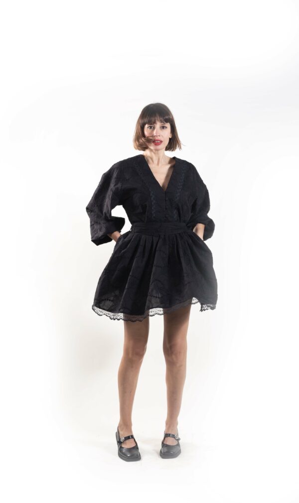 Robe Michelle noir en broderie anglaise